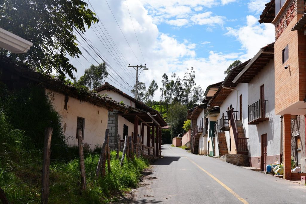 Ruta Rural Quingeo: "Arquitectura Vernácula" centro parroquial quingeo 2