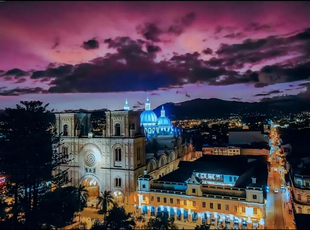 cuenca nocturna home